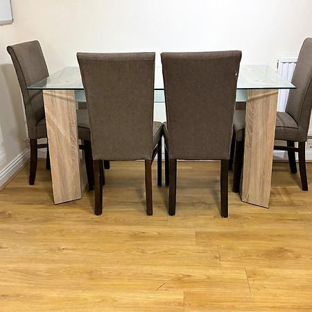 London Luxury 5 Bedroom House 2 Min Walk To The Tube Station Dagenham Eksteriør bilde