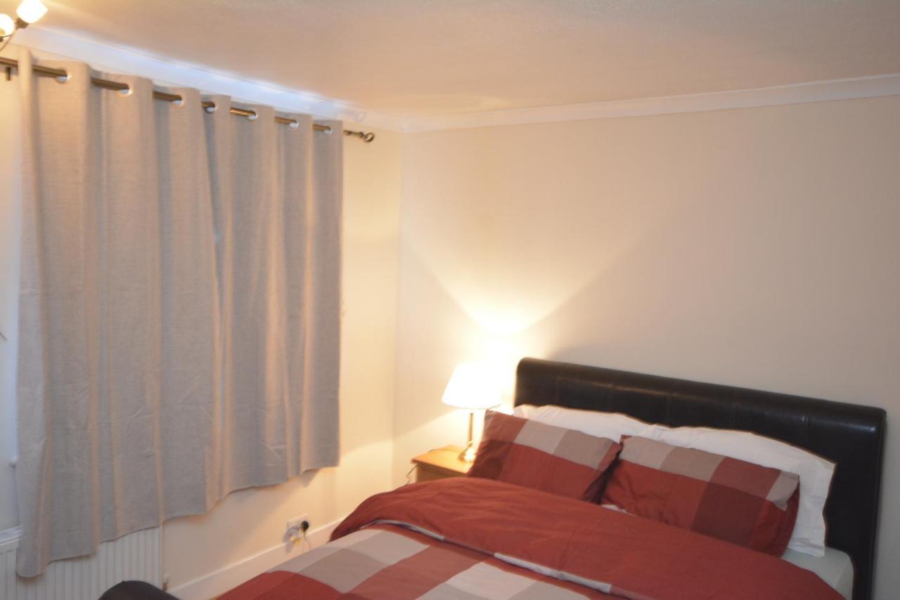 London Luxury 5 Bedroom House 2 Min Walk To The Tube Station Dagenham Eksteriør bilde