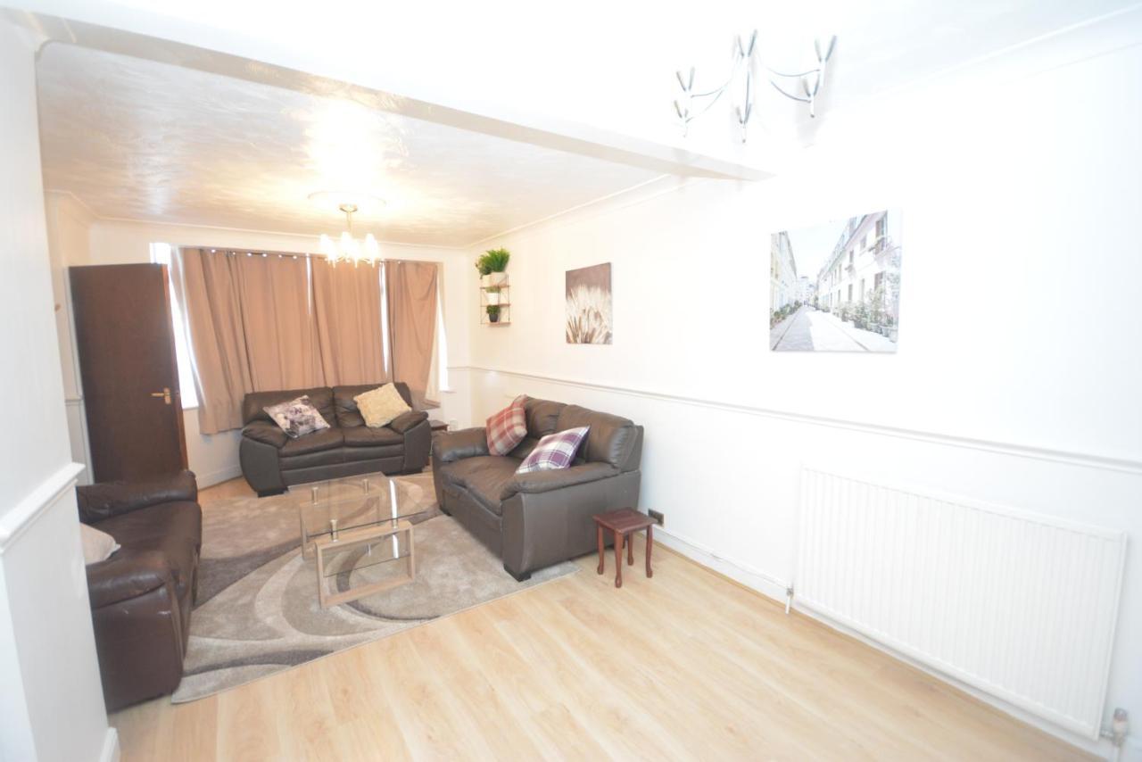 London Luxury 5 Bedroom House 2 Min Walk To The Tube Station Dagenham Eksteriør bilde